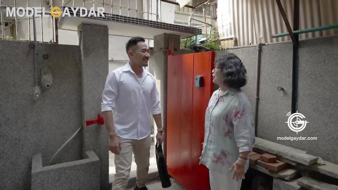 Secret With Tutor,GAYERDAR